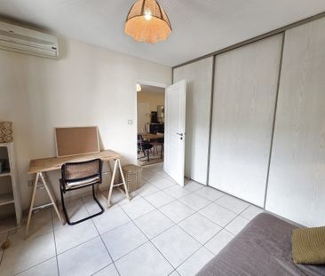 Location Appartement 3 pièces 55m² ST DENIS 97400 - Photo 5