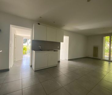 « VILLENEUVE LES AVIGNON - APPARTEMENT T3 95.17 M² AVEC JARDIN ET P... - Photo 5