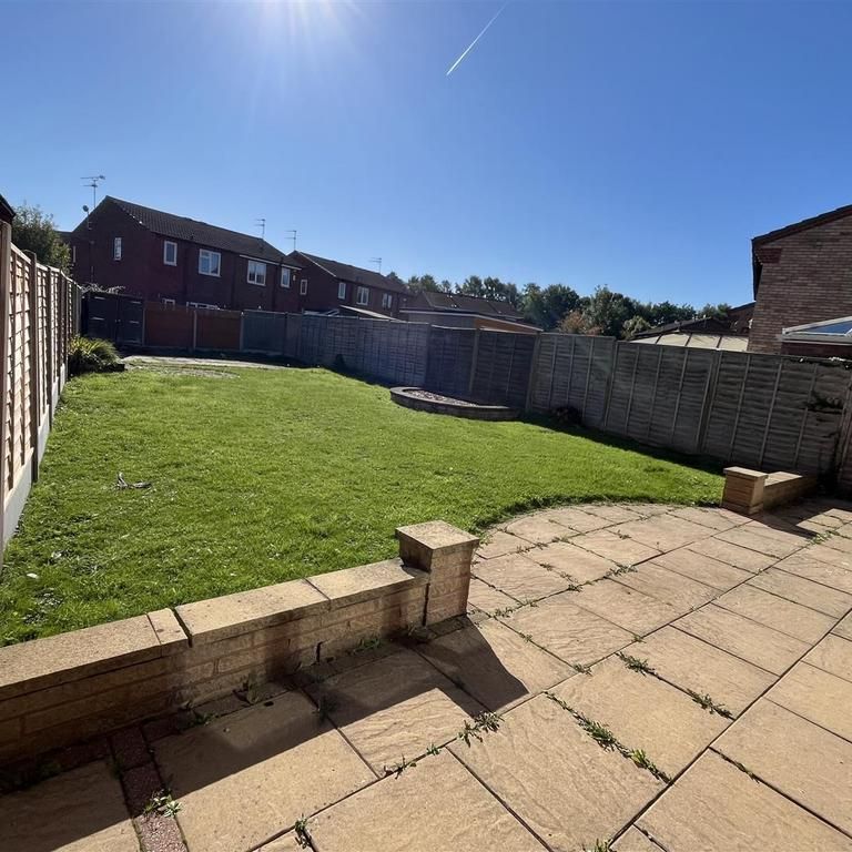 3 bedroom detached house to rent - Photo 1