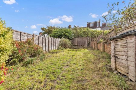 5 bedroom terraced house to rent - Photo 5