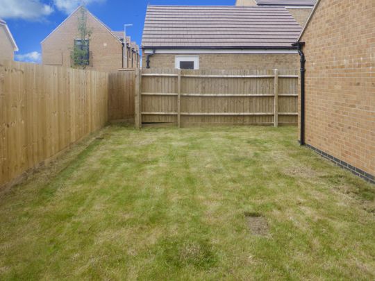 Eydon Drive, Corby - Photo 1