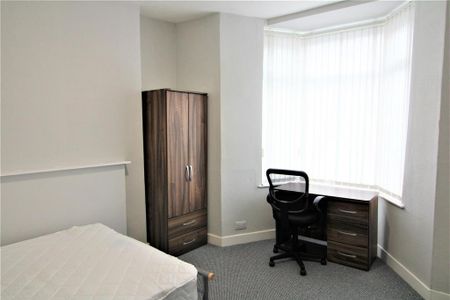 4 bedroom private hall to rent - Photo 4