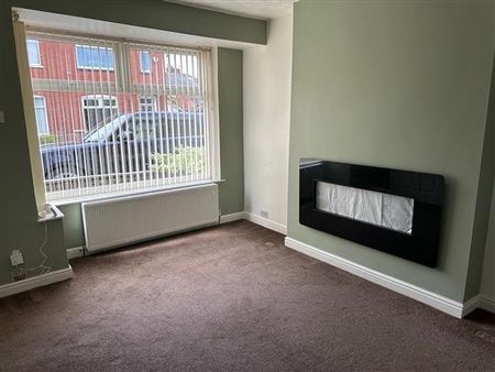 2 Bedroom Semi-Detached House For Rent in Farm Street, Oldham - Photo 5