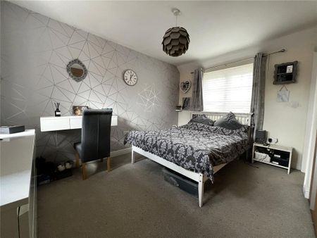 4 bedroom detached house to rent - Photo 5