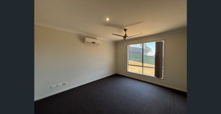 Four bedroom home with air-conditioning every bedroom! - Photo 5