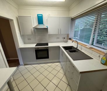 3 Bedroom Terraced House - Photo 3