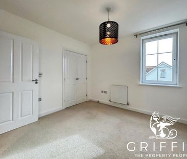 Britten Avenue, Basildon, SS14 - Photo 1