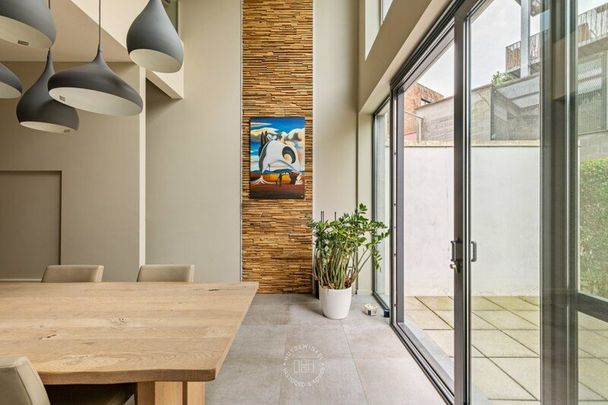 Trendy woning, met autostaanplaats, nabij Gravensteen - Photo 1