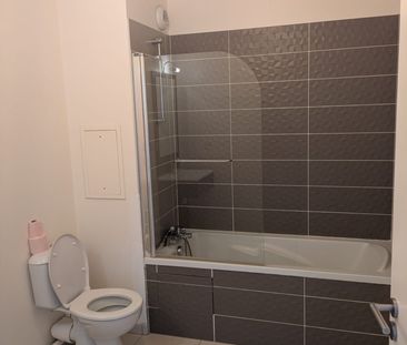 Location Appartement 2 pièces 45m² MONTREUIL 93100 - Photo 2