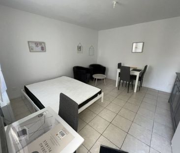 JOLI T1 BIS AU RDC PROCHE CENTRE VILLE - Photo 1