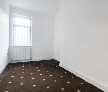 4 bedroom flat to rent - Photo 1