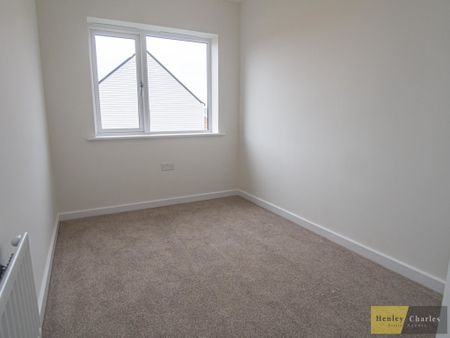 3 Bedroom Detached House For Rent - Photo 3