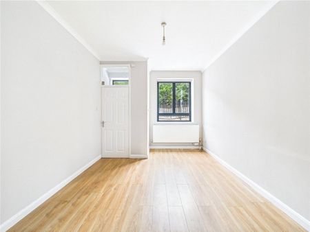 The Parade, - Photo 2