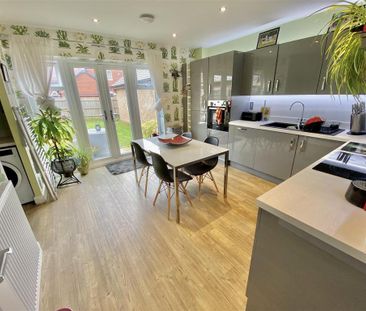 3 bedroom semi-detached house to rent - Photo 1