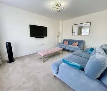 1 bedroom in a house share to rent - Photo 2