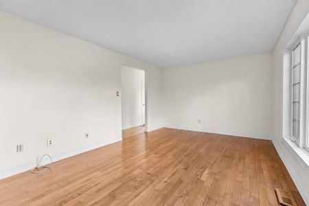 For Lease - 16 Melanie Crescent, Kanata, Ontario - Photo 2