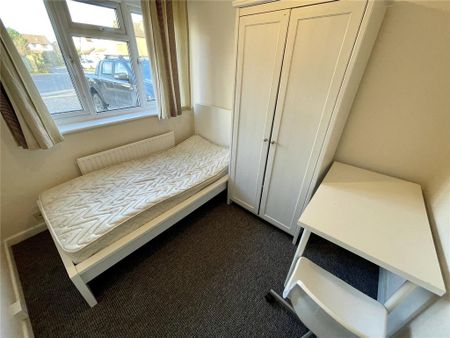 6 bedroom detached house to rent - Photo 4