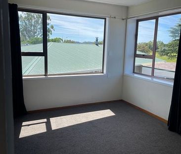 Two Story House with beautiful Vistas - Photo 6