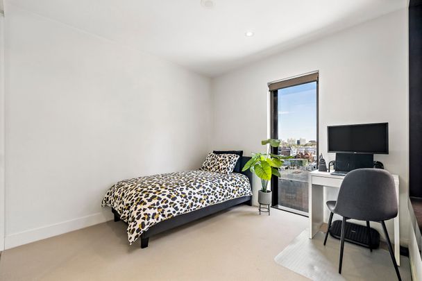 Unit 806/229 Toorak Road, South Yarra. - Photo 1