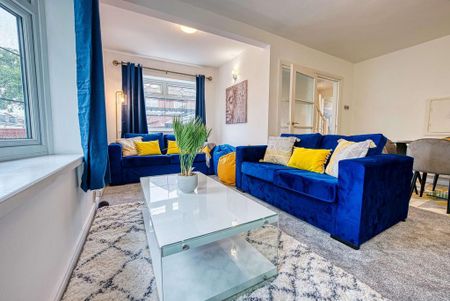 3 bedroom semi-detached house to rent - Photo 2