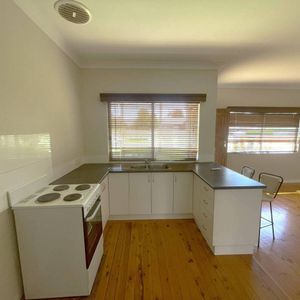 PERFECT LOCATION! - Photo 2