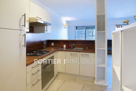 Location Appartement 2 pièces 47m² ANTIBES 06600 - Photo 4