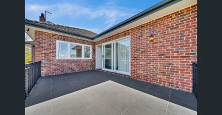 Style & Grace - Photo 2