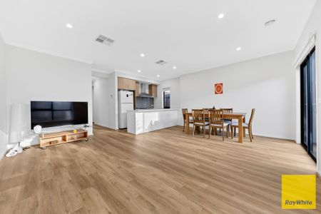 Live Smarter. Live Stylish. Live Here. - Photo 3