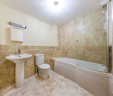 3 bedroom flat to rent - Photo 1