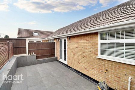 2 bedroom semi-detached bungalow to rent - Photo 3