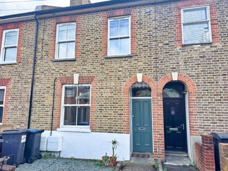 Price £1,250 pcm - Available Now - Unfurnished - Photo 5
