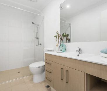 Light and bright with stunning views! - Photo 4