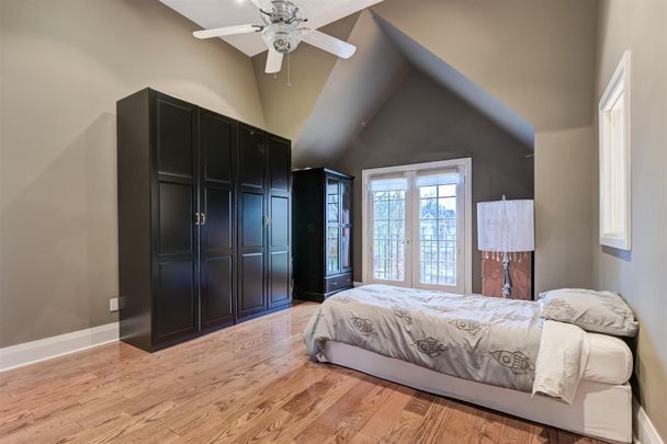 For Lease - 162 Glenvale Boulevard, Toronto, Ontario - Photo 1