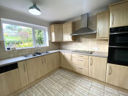2 bedroom detached bungalow to rent - Photo 5
