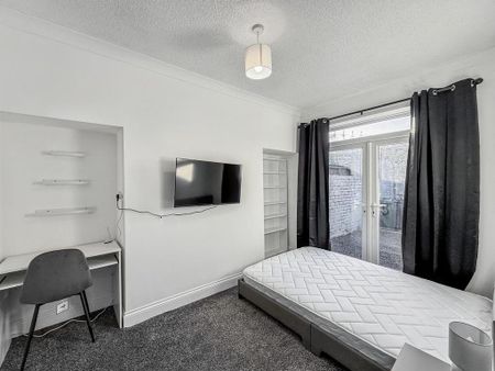 4 bedroom house of multiple occupation to rent - Photo 5