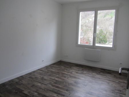 Location Appartement 52m² BORT LES ORGUES 19110 - Photo 2