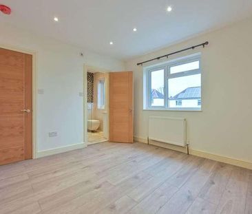 Canterbury Road, Stoughton, GU2 - Photo 2