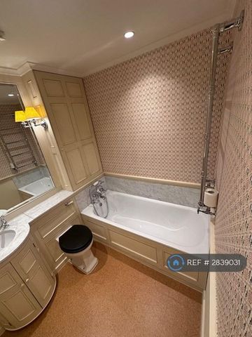 3 bedroom flat to rent - Photo 3