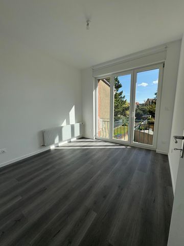 Location Appartement 4 pièces 80m² COUDEKERQUE BRANCHE 59210 - Photo 3