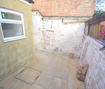 1 bedroom in a house share to rent - Photo 6