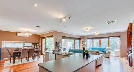 “Beautiful Family Home!” - Photo 5