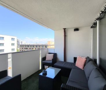 FLAIR IN THE CITY - Stilvolle 2-Zimmer-Wohnung mit Loggia & exklusi... - Photo 1