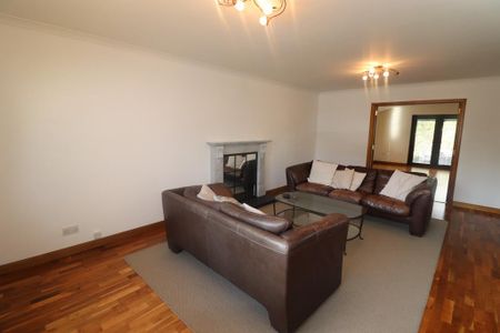 4 bedroom detached house to rent - Photo 4