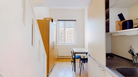 Studio - Photo 5