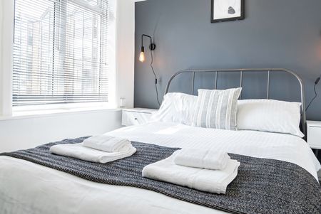 3 Bed Flat, Grosvenor Square, SO15 - Photo 3