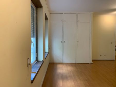 Apartamento T2 sem móveis inserido em condomínio em S. João Estoril - Photo 5