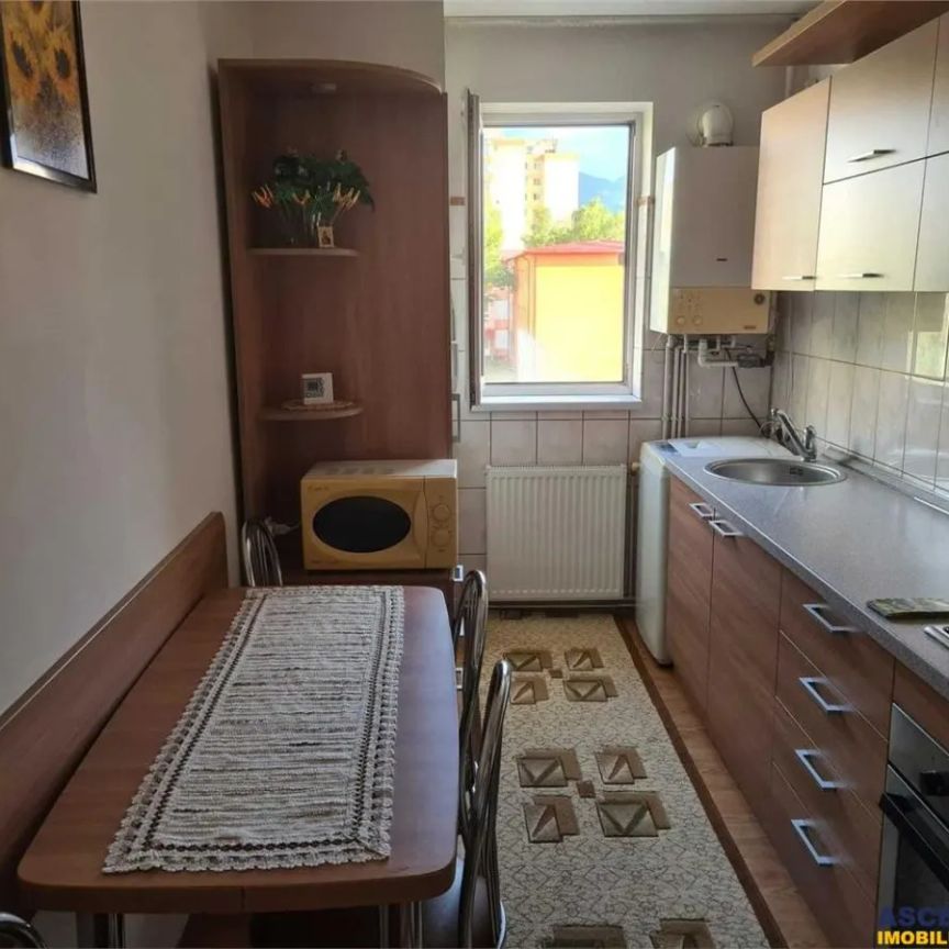 Apartament cu 3 camere, decomandat, mobilat și utilat, Astra, Brasov - Fotografie 1