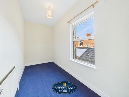 3 bedroom terraced house to rent - Photo 3