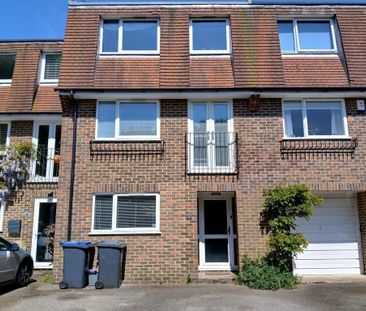 Yew Tree Court, Littlebourne, Canterbury - Photo 1