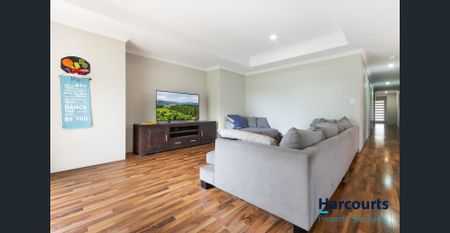 Spacious Family Home Overlooking Parkland - Photo 2